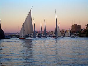 Many feluccas are on the river now, as we head back to our hotel for the evening. Beautiful!