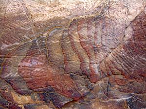 Showing the natural colors of the rocks.