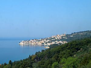 A typical Dalmatian town, with all of the houses crammed up against a peninsula along the sea.