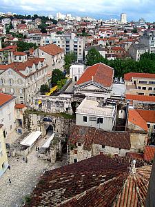 After living in Split for more than a year, we finally climbed the Sveti Duje cathedral - awesome views.