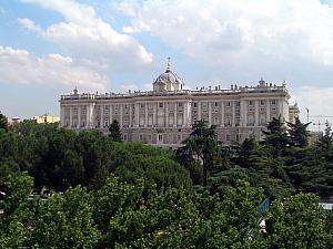 Standing on our hotel balcony, this is the view of Madrid's Royal Palace. And, this is the side view. Wow.