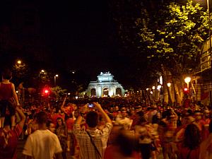 Walking through the city streets -- newspapers estimated 1,000,000 people celebrated in the Madrid streets after the game. I believe it! 