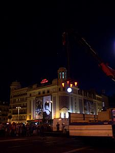 La Noche en Blanco - upside down lightpost in action.