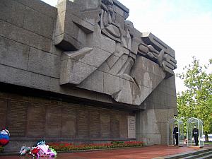 Giant sculpture commemorating Sevastopol as a Hero City from WWII.