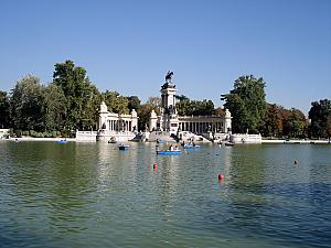 The lake in Retiro Park