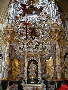 inside Toledo's Cathedral (photo credit: Wikipedia)