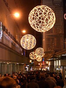 Calle del Carmen, very busy pedestrian only street, with Christmas balls.