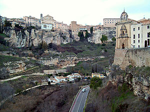 climbing up a hill to the old town and looking down over the canyon (Hoz del Huecar gorge)