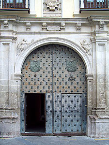 very large heavy doors in Cuenca's old town