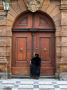 There were lots of large thick beautiful doors all around town.