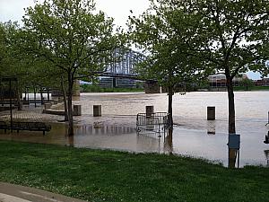 Ohio River flooding, April 2011, Serpentine Wall