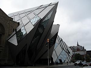Toronto's Royal Ontario Museum: it was both a museum of world culture (eastern, egyptian, greek, roman, native american artifacts), Canadian historical museum, and natural history museum featuring dinosaurs!