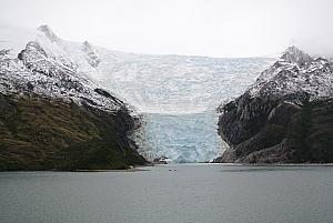 Sailing through the Chilean Fjords - a glacier!