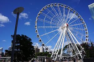 Brisbane's ferris wheel. We did take a ride on it, courtesy of a $5/per person Australian groupon deal!