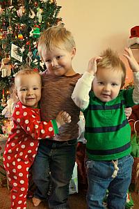 Cooper hugging cousin Capri and brother Benny