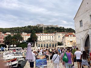 Hvar -- mission of the morning: hike to the fort atop that hill!