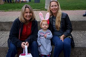 Kenley happy to have more visitors with Kyleen's mom and sister!