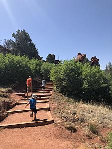 Hiking to see the Siamese Twins rocks at Garden of the Gods